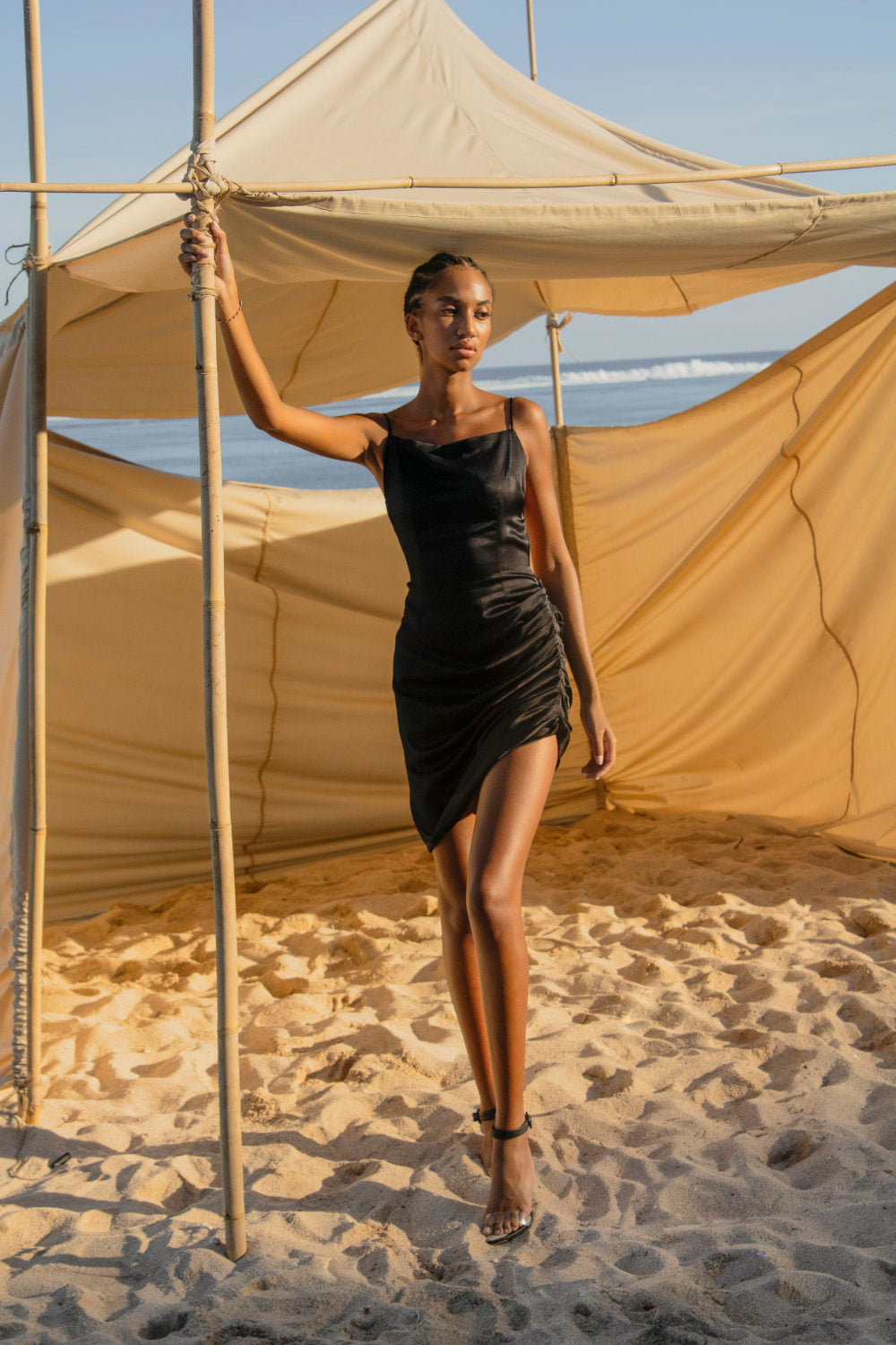 BLACK MANHATTAN - Miss Milne